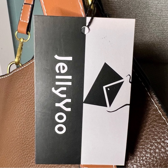 Jelly Yoo Crossbody - Picture 7 of 8